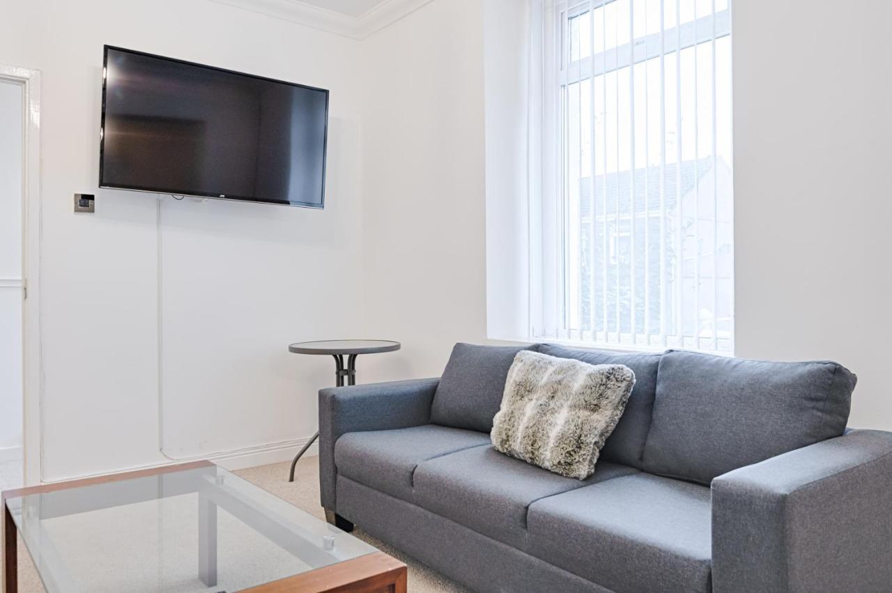 Spacious With Parking - Tv In Every Bedroom! Swansea